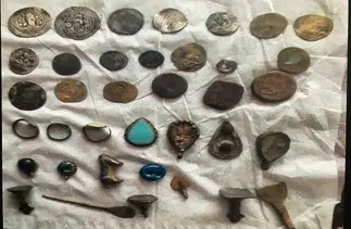 کشف گنجینه‌ای از دوره ساسانی در داراب با گزارش یک نوجوان