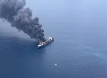 حریق یک کشتی در بندر بوشهر تاکنون ۳ کشته و ۲ مصدوم داشته است
