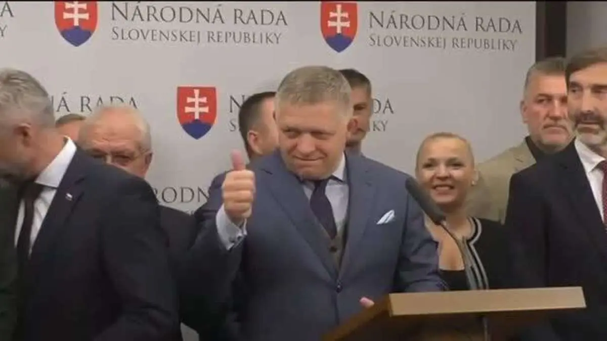 استقبال نخست‌وزیر اسلواکی از مصوبه به رسمیت شناختن تنها ۲ جنسیت