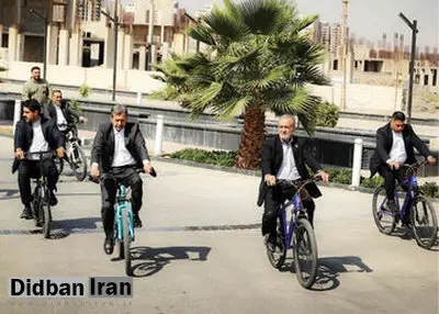 ارگان مطبوعاتی شهرداری تهران: آقای رئیس جمهور! به جای حل مشکلات دوچرخه سواری می کنید؟