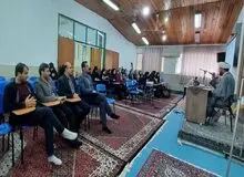 استاد حوزه علمیه: تنها انقلاب ارادی جهان انقلاب ایران بود/ اندیشمندان غربی نگاه خود را معطوف به رهنمودهای رهبر انقلاب کرده‌اند