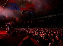 تمجید ارگان رسانه ای دولت ابراهیم رییسی از خواننده «مثلا روم زوم کنی، بوم بوم کنه قلبم»/ زانکو حسابی گل کرده/ او آهنگ چشمات رنگیه را در ۲ نوبت اجرا کرد که با استقبال مواجه شد