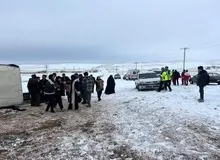 واژگونی مینی‌بوس مدرسه در زنجان