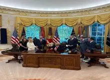 ترامپ بالاخره یک جایزه صلح گرفت+عکس