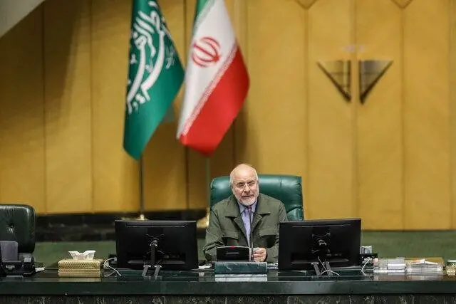 قالیباف:  با توجه به تورم، افزایش ۲۰ درصدی حقوق در بودجه ۱۴۰۵ حتما اشکالات مربوط به خود را دارد/ بندبند این بودجه بر زندگی مردم تأثیر دارد