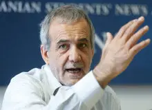 مسعود پزشکیان: در تئوری یک حرفی می‌زنند که در عمل دیده نمی‌شود؛ مردم در خرید دارو با قیمت‌های زیاد مواجه اند / وضعیت فعلی یک واقعیت تلخ است که از قبل هم نتایج‌اش مشخص بود