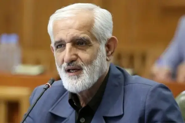 پرویز سروری، نایب‌رئیس شورای شهر تهران: جنگ آینده با آمریکا، کوتاه‌مدت نخواهد بود/ در صورت درگیری، تمام پایگاه‌های آمریکا را مورد حمله قرار می‌دهیم/ در جنگ منطقه‌ای، دوستان ما در منطقه فعال می‌شوند/قدرت ایران باعث شد که آمریکا دوباره پای میز مذاکره بیاید