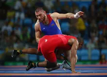 قهرمان کشتی المپیک و جهان کرونا گرفت