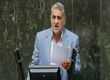 اقدام عجیب یک نماینده مجلس؛ توزیع کارت هدیه در سال آخر نمایندگی + فیلم