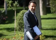 آیا قانون منع به کارگیری بازنشستگان باعث خداحافظی واعظی می‌شود؟
