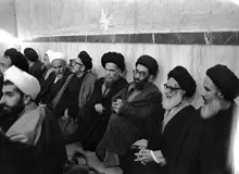 آیت‌الله خامنه‌ای جلسه سران قوا را برای چه برنامه تلویزیونی زودتر تعطیل می‌کردند؟