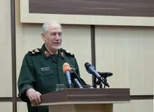 مشاور عالی فرمانده کل قوا: باید به سمت قطب جنوب حرکت کنیم