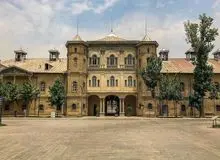 رییس دانشگاه هنر تهران: الزام پوشیدن مقنعه بخشی از نظم است/ مشکل دانشجویان ممنوع الورود عدم رعایت حجاب بود