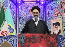 امام جمعه رشت: جریان ننگین و سیاه لیبرالیست در کشور که هنوز هم پا بر جا هستند همه چیز کشور را به سخره گرفتند