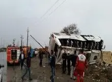 واژگونی مینی‌بوس حامل کارگران معدنی در فارس/ 13 نفر مصدوم شدند
