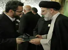 واکنش‌ها به یک عکس/ ازغدی: چرا نمی‌روند توالت‌های حرم را بشورند؟| آشنا: برای شکستن غرور خود همه چیز پنداری و مصلح کل نمایی کجا را باید شست!