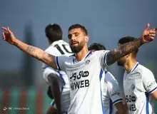 درگیری بازیکن استقلال با فردی که قصد داشت با او سلفی بگیرد