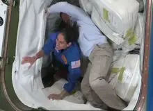 لحظه ی ورود فضانوردانِ ناسا به فرماندهی یاسمین مقبلی به ایستگاه فضایی بین‌المللی+فیلم 