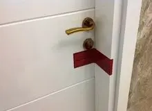 پلمب یک لابراتواری پزشکی در پایتخت که داروی تقلبی ضد کرونا تولید می کرد!