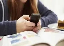 فروش مویِ دختر ۹ساله برای وصل شدن به شبکه شاد/ عکس
