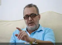 دولت‌ها هر چهار سال عوض می‌شدند ولی منِ روزنامه‌نگار که نمی‌توانستم عوض شوم