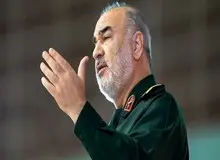 سرلشکر سلامی: مساحت سیاسی آمریکا در حال عقب رفت و شکست است