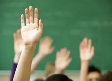 آموزش و پرورش رایگان؛ قانونی که با اما و اگرها تبرئه شد
