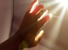 یافته عجیب دانشمند ایرانی مقیم کانادا: بدن انسان نوری منتشر می‌کند که بعد از مرگ ناپدید می‌شود