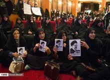 روزنامه اصولگرا: وقتش رسیده که جناح ما ، برای جذب مردم زبان تازه ای باز کند
