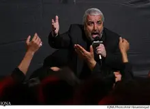 حسن شیرازی از مداحان معروف قم؛ در بیمارستان کامکار بر اثر کرونا جان باخت.