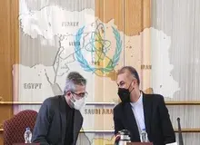 نقدی بر استراتژی دولت سیزدهم در مورد مذاکرات هسته ای : رفع تحریم یا دفع بحران