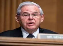 مخالفت رئیس کمیته روابط خارجی سنا با مذاکرات احیای برجام/ منندز: زمان آن رسیده است که بایدن به مذاکرات هسته‌ای با ایران پایان دهد / در این مرحله دیگر دیپلماسی گزینه مناسبی نیست