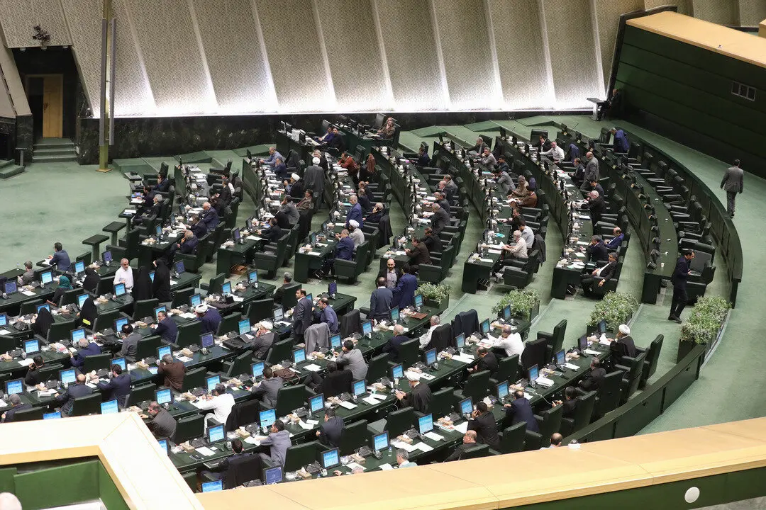 وزرای دیروز احمدی نژاد و نمایندگان امروز مجلس در یک قاب تصویر + عکس