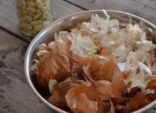 ۱۰ کاربرد شگفت انگیز «پوست پیاز»  برای سلامتی که از آن بی خبرید!