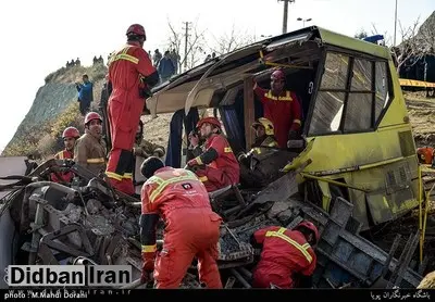 تحویل اجساد ۱۰ نفر از جانباختگان حادثه واژگونی اتوبوس علوم تحقیقات به بستگانشان