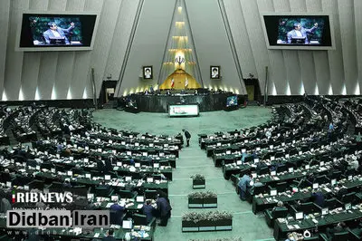 انتقاد روزنامه اطلاعات به روسای کمیسیونهای مجلس/ نامه تان به رئیس جمهور جز زیان برای کشور چیزی ندارد