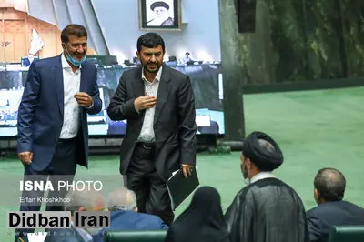 روحانی حداقل از طریق ویدیو کنفرانس باید از وزیر پیشنهادی صمت دفاع میکرد