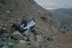 سقوط «دنا» به دره در جاده چالوس؛ سه نفر جان باختند