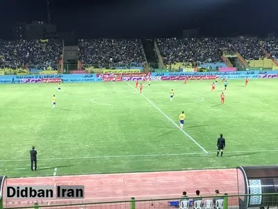 اعتراض تماشاگران آبادانی به قضاوت دیدار تیم های نفت آبادان وتراکتور سازی تبریز