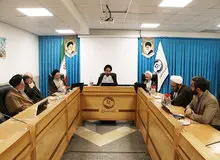 یک چهره حوزوی: جوان باید اطلاعات سیاسی خود را از مساجد کسب کند/ توهین به روحانیون مسأله تازه‌ای نیست