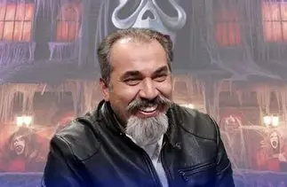 روزی که در یک سریال نمایش خانگی یک نفر اسم سگش را کورش گذاشت سکوت کردیم؛ حالا به نمادهای باستانی ایران سنگ می زنیم
