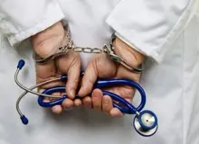 پزشک قلابی پوست ، پس از بیهوشی زن جوان به او تعرض کرد
