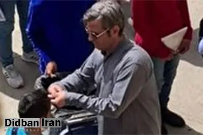 چرا هیچکدام از دانش آموزان مدرسه به قیچی کردن موی سر خود اعتراض نکردند؟