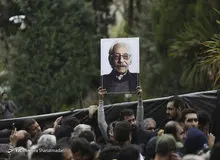 سرقت از مردم و بازیگران در مراسم تشییع پیکر جمشید مشایخی+ عکس
