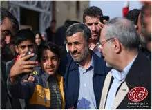 احمدی‌نژاد با کامیون می‌آید؟/ تصویر
