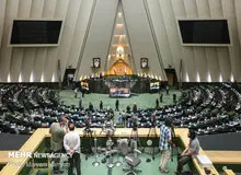 160 نماینده مجلس: روحانی اخذ عوارض کشتی های عبوری تنگه هرمز را در دستورکار قرار دهد