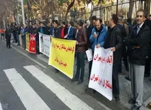 برخی پیمانکاران شهرداری تهران تجمع کردند
