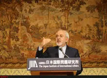 ظریف در توکیو: به نفع آمریکاست که به تعهداتش در برجام پایبند بماند