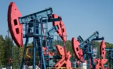 قیمت نفت از مرز ۱۰۰ دلار گذشت/ تنش در خلیج فارس و تداوم حملات هوایی