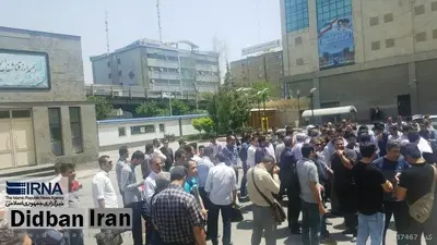 وکیل معلم بازداشتی: امروز با موکلم ملاقات داشتم/ آموزش و پروش حقوق معلمان بازداشتی را پیگیری کند
